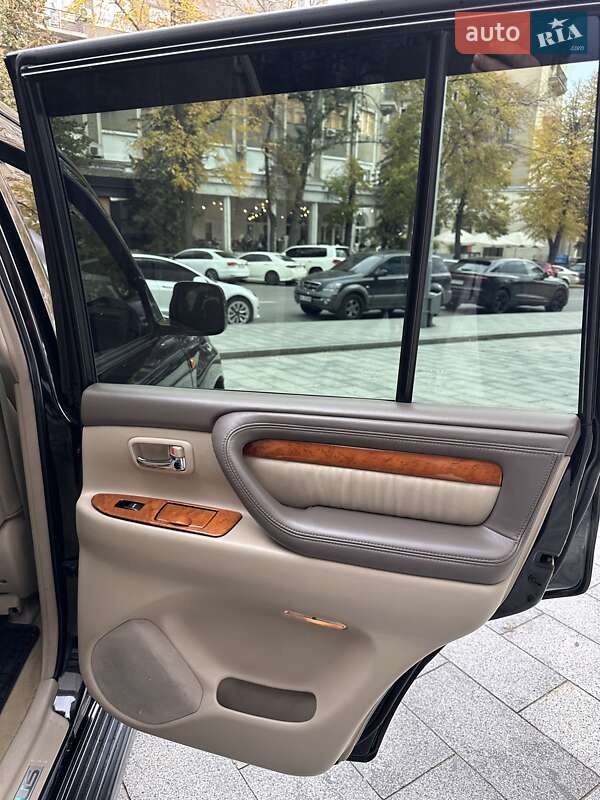 Внедорожник / Кроссовер Lexus LX 2004 в Киеве