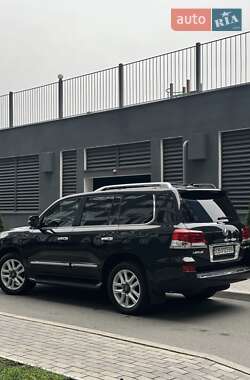 Позашляховик / Кросовер Lexus LX 2015 в 