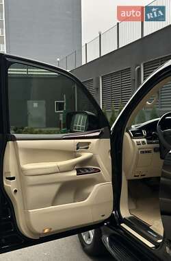 Позашляховик / Кросовер Lexus LX 2015 в 