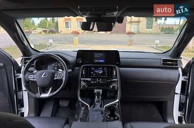 Позашляховик / Кросовер Lexus LX 2022 в 