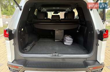 Позашляховик / Кросовер Lexus LX 2022 в 