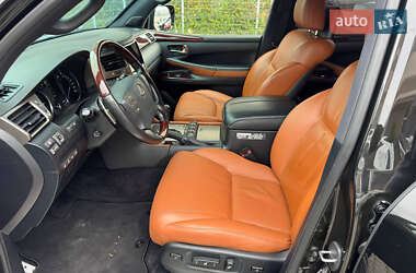 Позашляховик / Кросовер Lexus LX 2014 в 