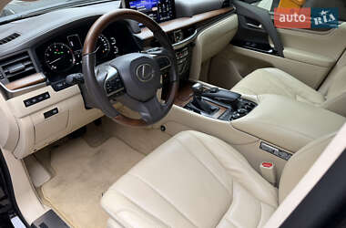 Позашляховик / Кросовер Lexus LX 2021 в 