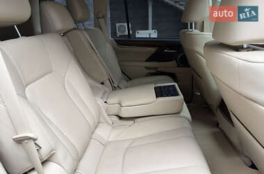 Позашляховик / Кросовер Lexus LX 2021 в 