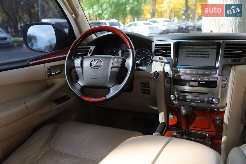 Внедорожник / Кроссовер Lexus LX 2010 в Харькове