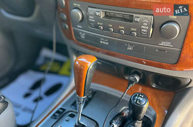 Внедорожник / Кроссовер Lexus LX 2006 в 