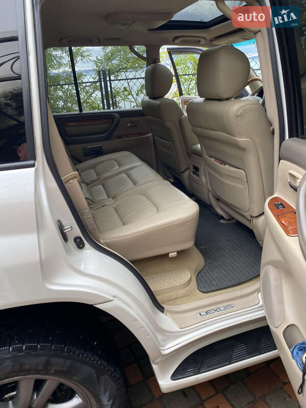 Внедорожник / Кроссовер Lexus LX 2004 в Одессе