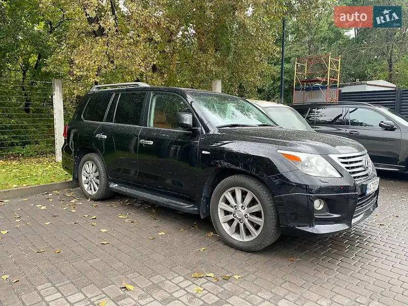 Lexus LX