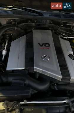 Позашляховик / Кросовер Lexus LX 2005 в 