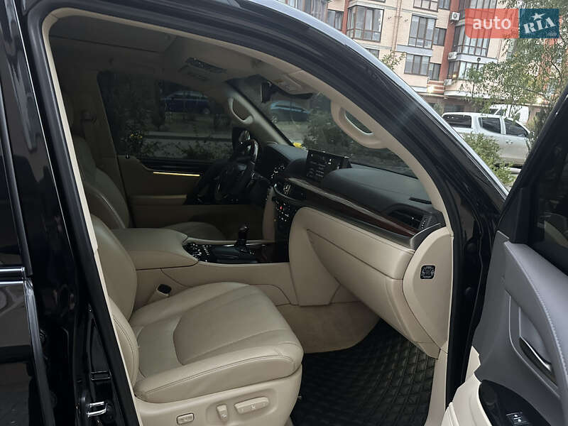 Позашляховик / Кросовер Lexus LX 2018 в Дніпрі фото 5 Позашляховик / Кросовер Lexus LX 2018 в Дніпрі