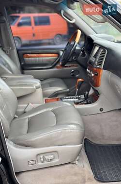 Внедорожник / Кроссовер Lexus LX 2005 в 