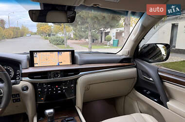 Позашляховик / Кросовер Lexus LX 2016 в  фото 106 Позашляховик / Кросовер Lexus LX 2016 в