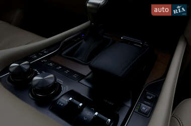 Позашляховик / Кросовер Lexus LX 2016 в  фото 114 Позашляховик / Кросовер Lexus LX 2016 в