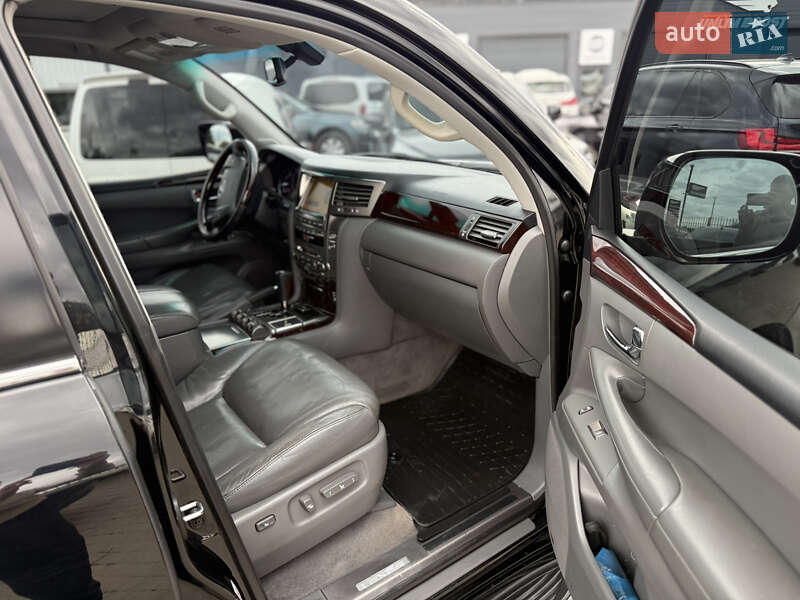 Внедорожник / Кроссовер Lexus LX 2010 в Одессе