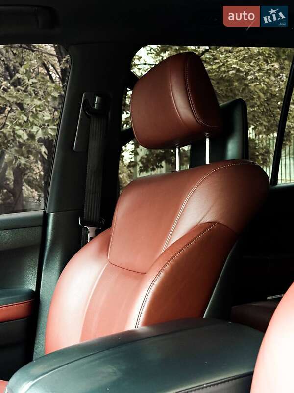 Позашляховик / Кросовер Lexus LX 2015 в Дніпрі