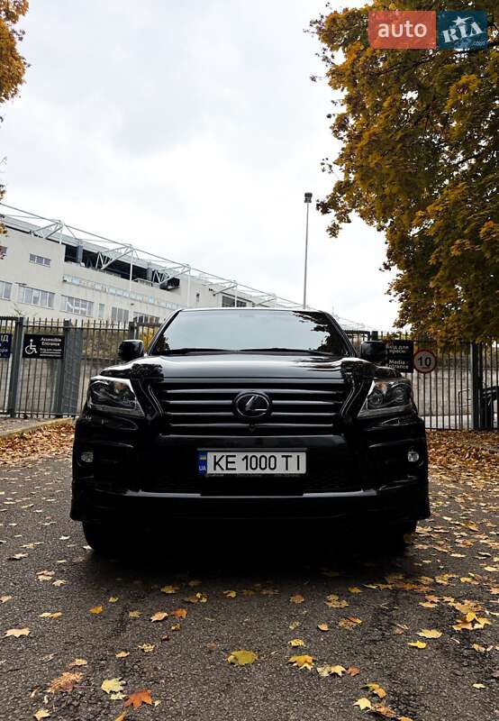 Позашляховик / Кросовер Lexus LX 2015 в Дніпрі