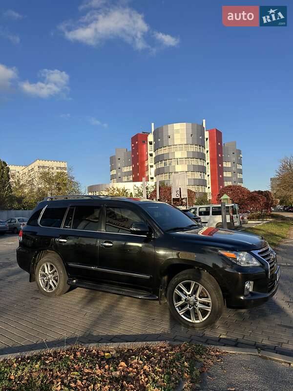 Позашляховик / Кросовер Lexus LX 2014 в Києві