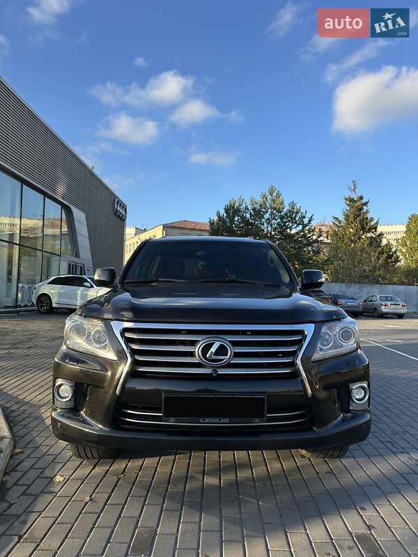 Позашляховик / Кросовер Lexus LX 2014 в Києві