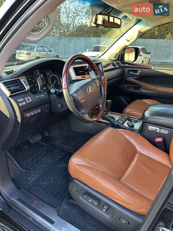 Позашляховик / Кросовер Lexus LX 2014 в Києві