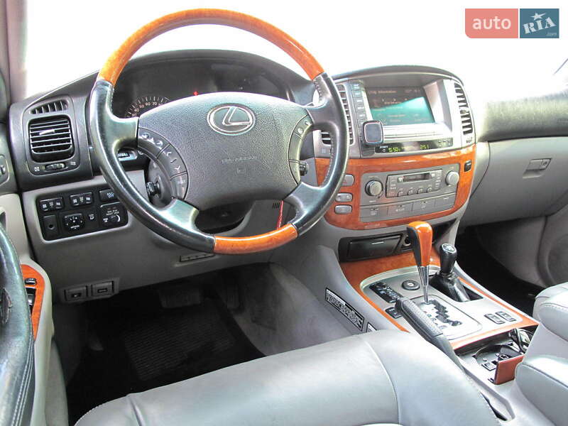 Внедорожник / Кроссовер Lexus LX 2004 в Киеве