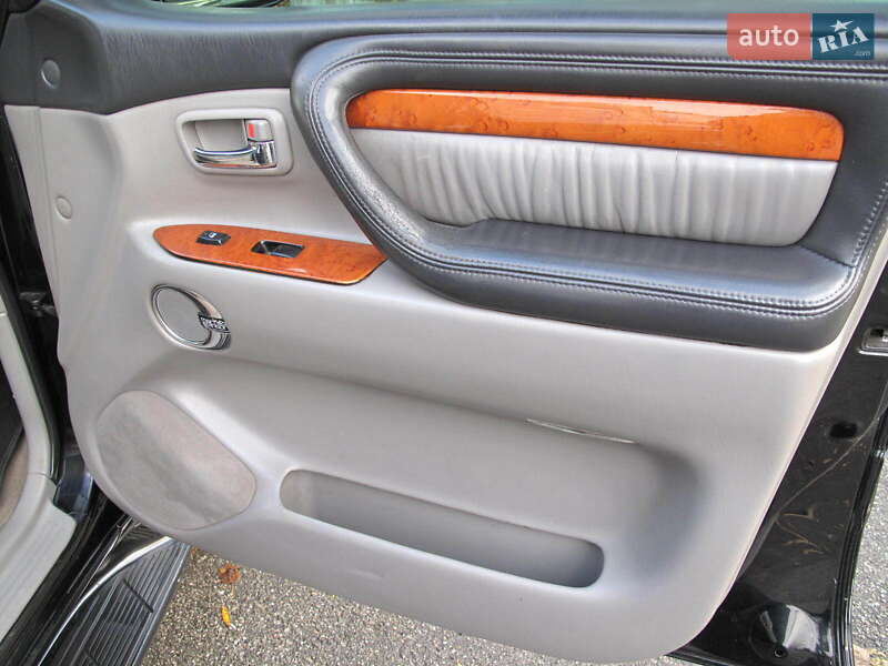 Внедорожник / Кроссовер Lexus LX 2004 в Киеве