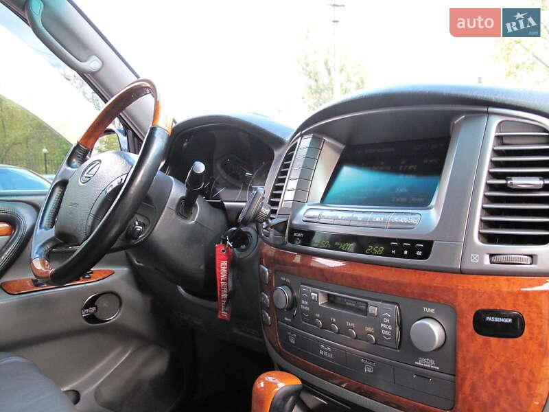 Внедорожник / Кроссовер Lexus LX 2004 в Киеве