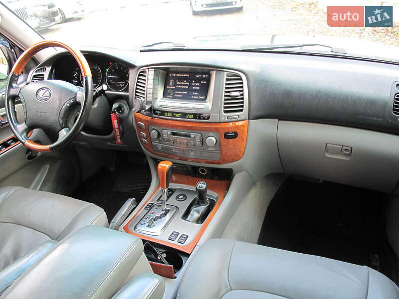 Внедорожник / Кроссовер Lexus LX 2004 в Киеве