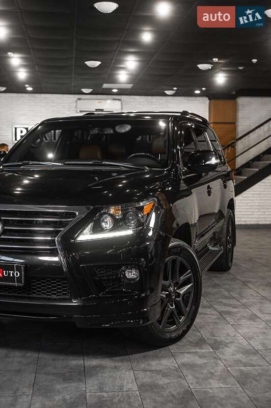 Внедорожник / Кроссовер Lexus LX 2015 в Одессе