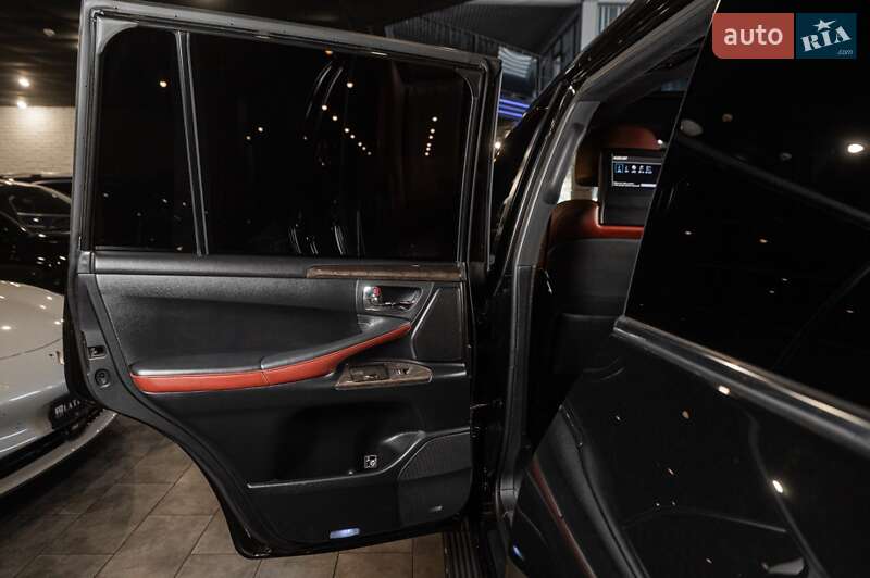 Внедорожник / Кроссовер Lexus LX 2015 в Одессе