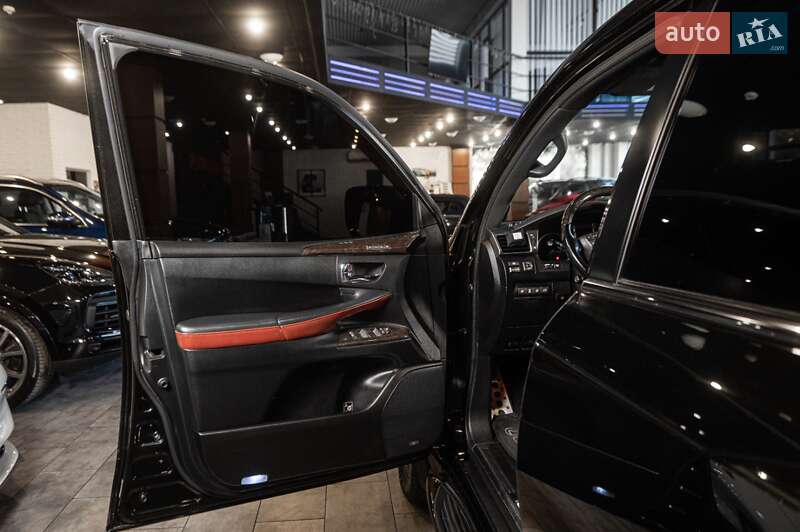 Внедорожник / Кроссовер Lexus LX 2015 в Одессе