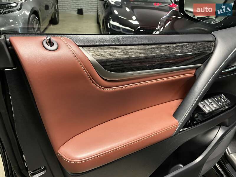 Позашляховик / Кросовер Lexus LX 2018 в Львові фото 27 Позашляховик / Кросовер Lexus LX 2018 в Львові