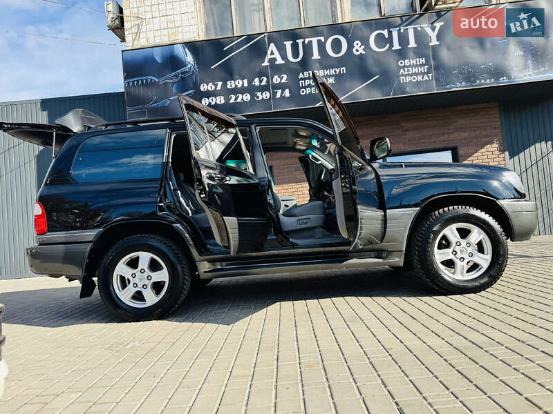 Внедорожник / Кроссовер Lexus LX 1999 в Одессе