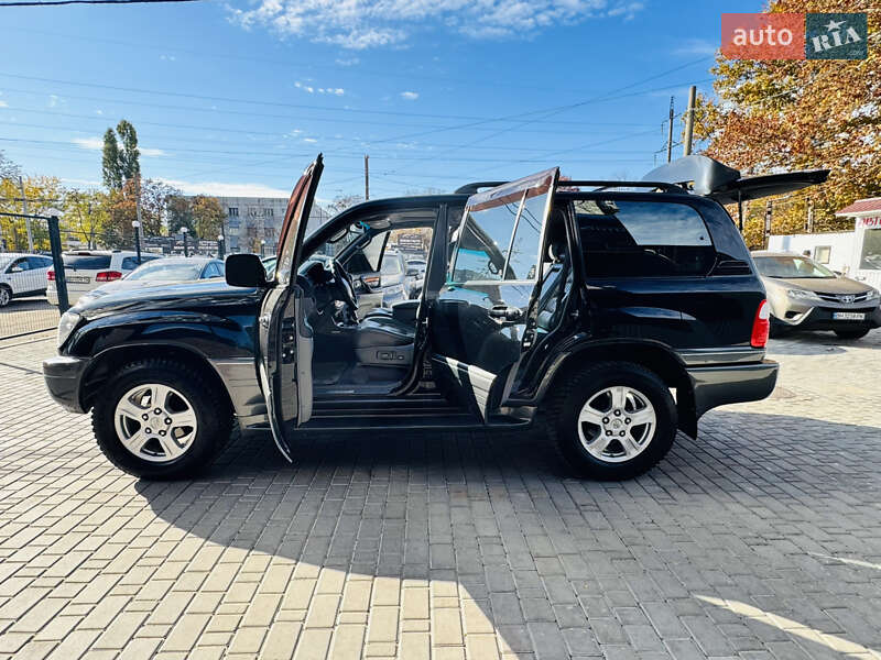 Внедорожник / Кроссовер Lexus LX 1999 в Одессе