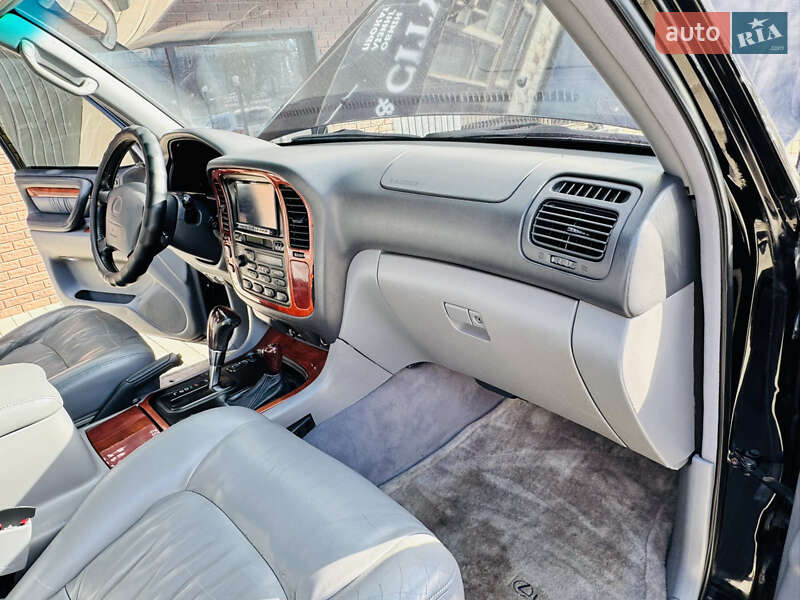 Внедорожник / Кроссовер Lexus LX 1999 в Одессе