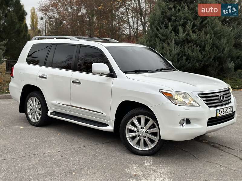 Lexus LX 2008