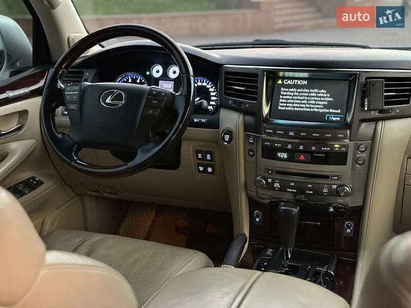 Внедорожник / Кроссовер Lexus LX 2008 в Днепре