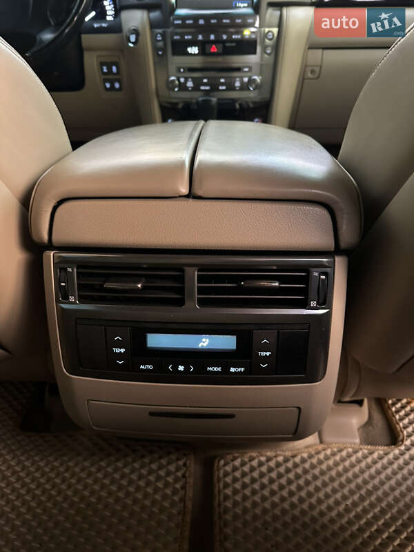 Внедорожник / Кроссовер Lexus LX 2008 в Днепре