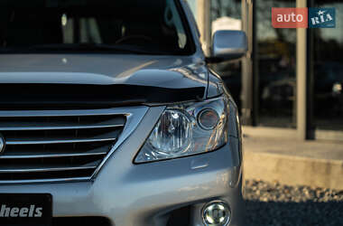 Внедорожник / Кроссовер Lexus LX 2008 в Черновцах