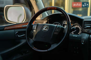 Внедорожник / Кроссовер Lexus LX 2008 в Черновцах