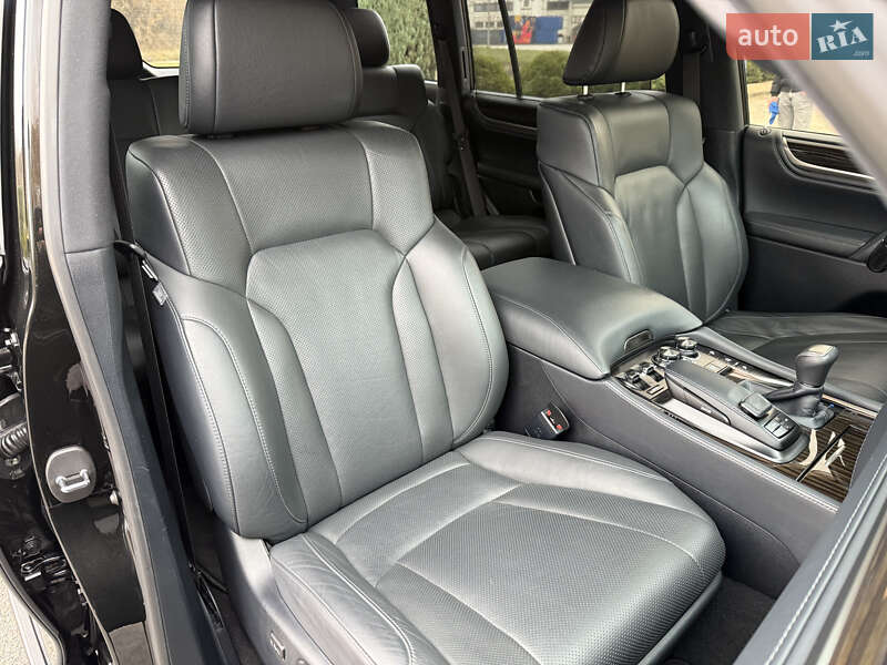 Позашляховик / Кросовер Lexus LX 2021 в Дніпрі