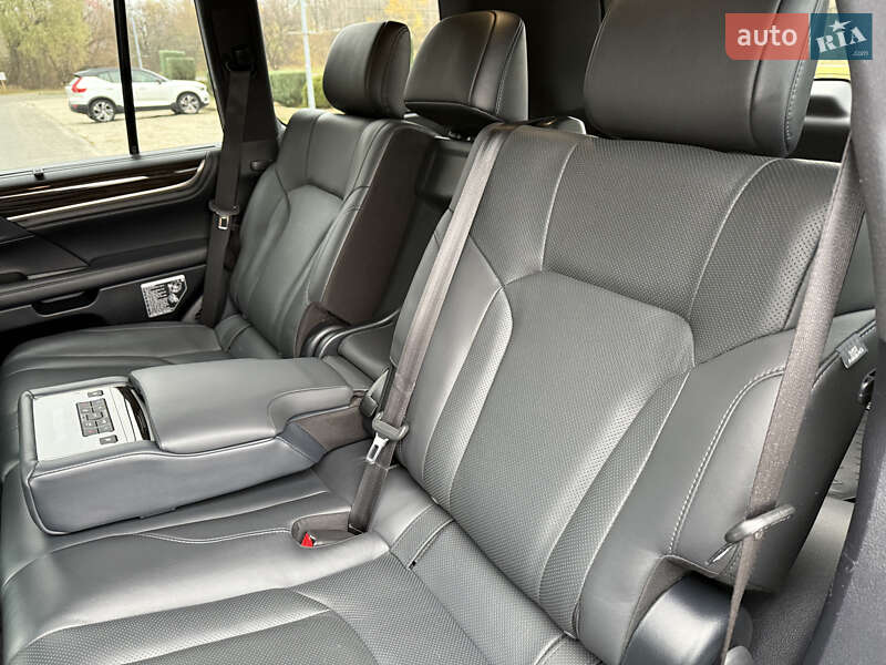 Позашляховик / Кросовер Lexus LX 2021 в Дніпрі