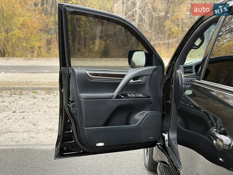 Позашляховик / Кросовер Lexus LX 2021 в Дніпрі