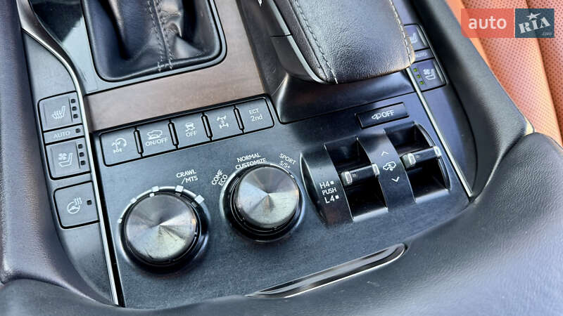 Позашляховик / Кросовер Lexus LX 2018 в Івано-Франківську