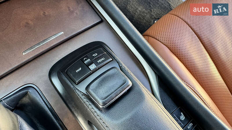 Позашляховик / Кросовер Lexus LX 2018 в Івано-Франківську