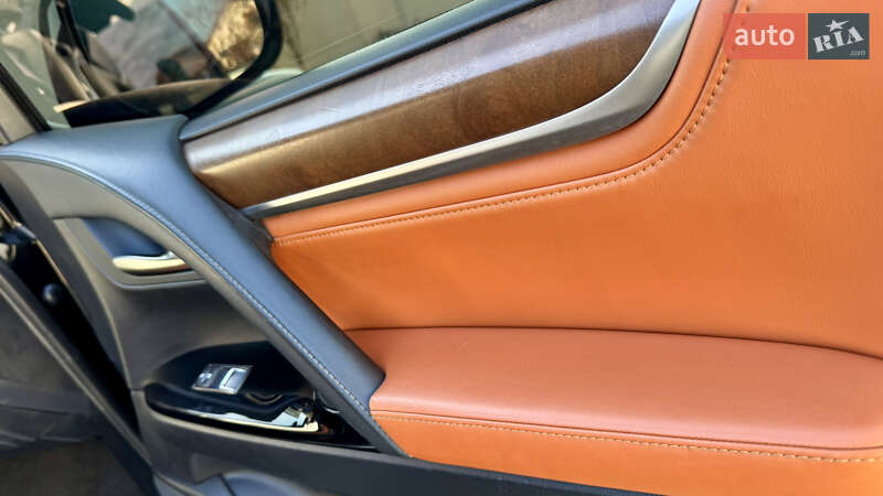 Позашляховик / Кросовер Lexus LX 2018 в Івано-Франківську