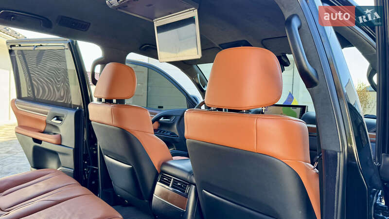 Позашляховик / Кросовер Lexus LX 2018 в Івано-Франківську