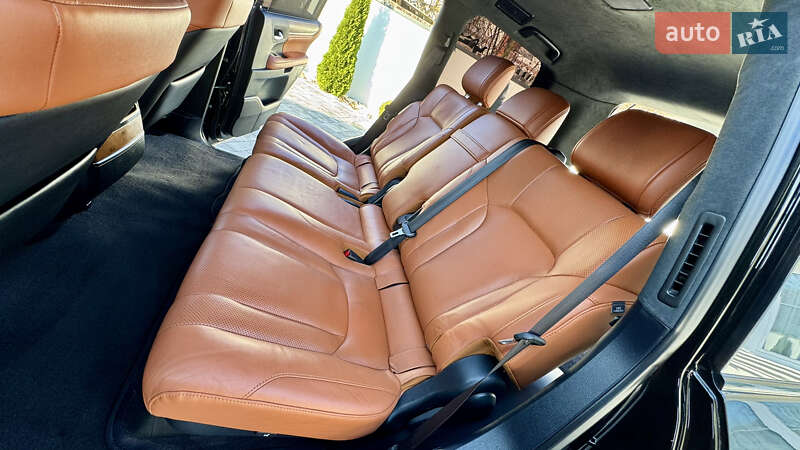 Позашляховик / Кросовер Lexus LX 2018 в Івано-Франківську