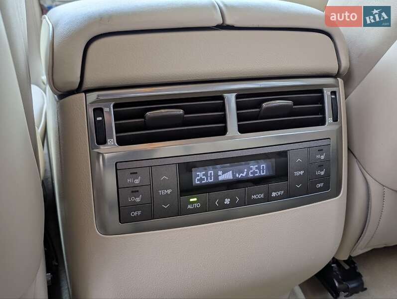 Позашляховик / Кросовер Lexus LX 2010 в Києві