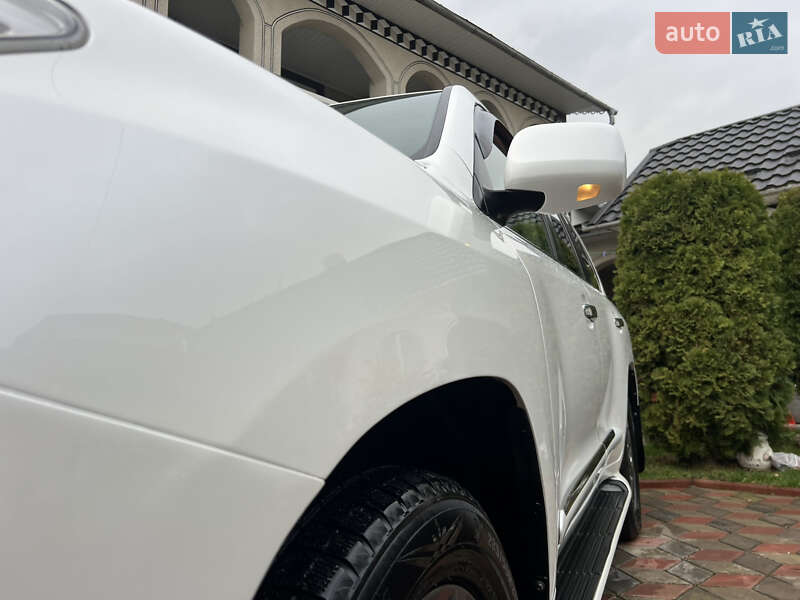 Внедорожник / Кроссовер Lexus LX 2008 в Черновцах