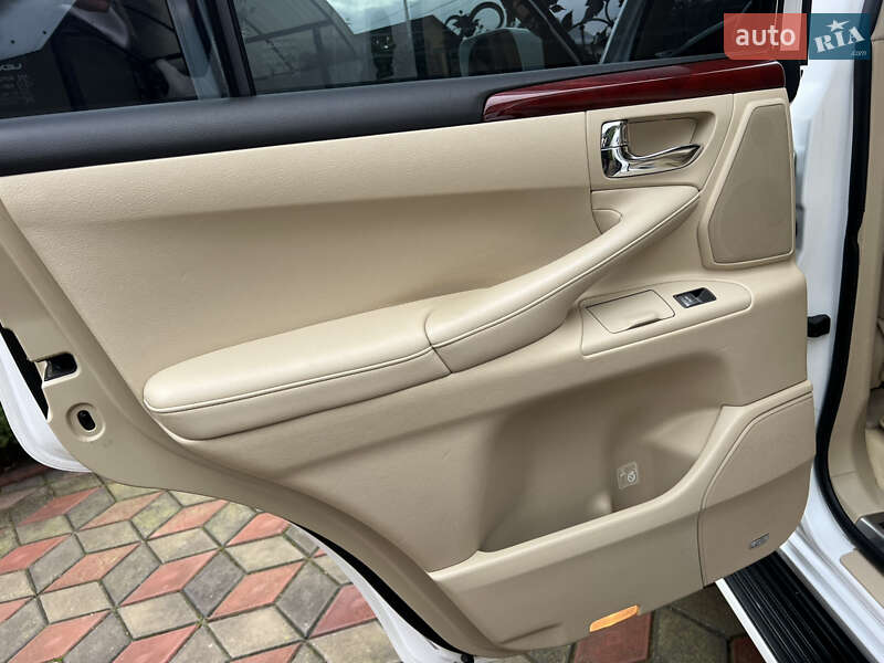 Внедорожник / Кроссовер Lexus LX 2008 в Черновцах